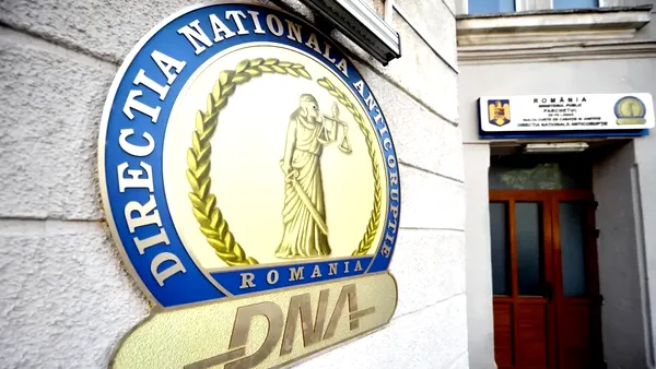 DNA cere arestarea preventivă pentru 30 de zile a celor doi vameși din Portul Constanța, reținuți pentru luare de mită