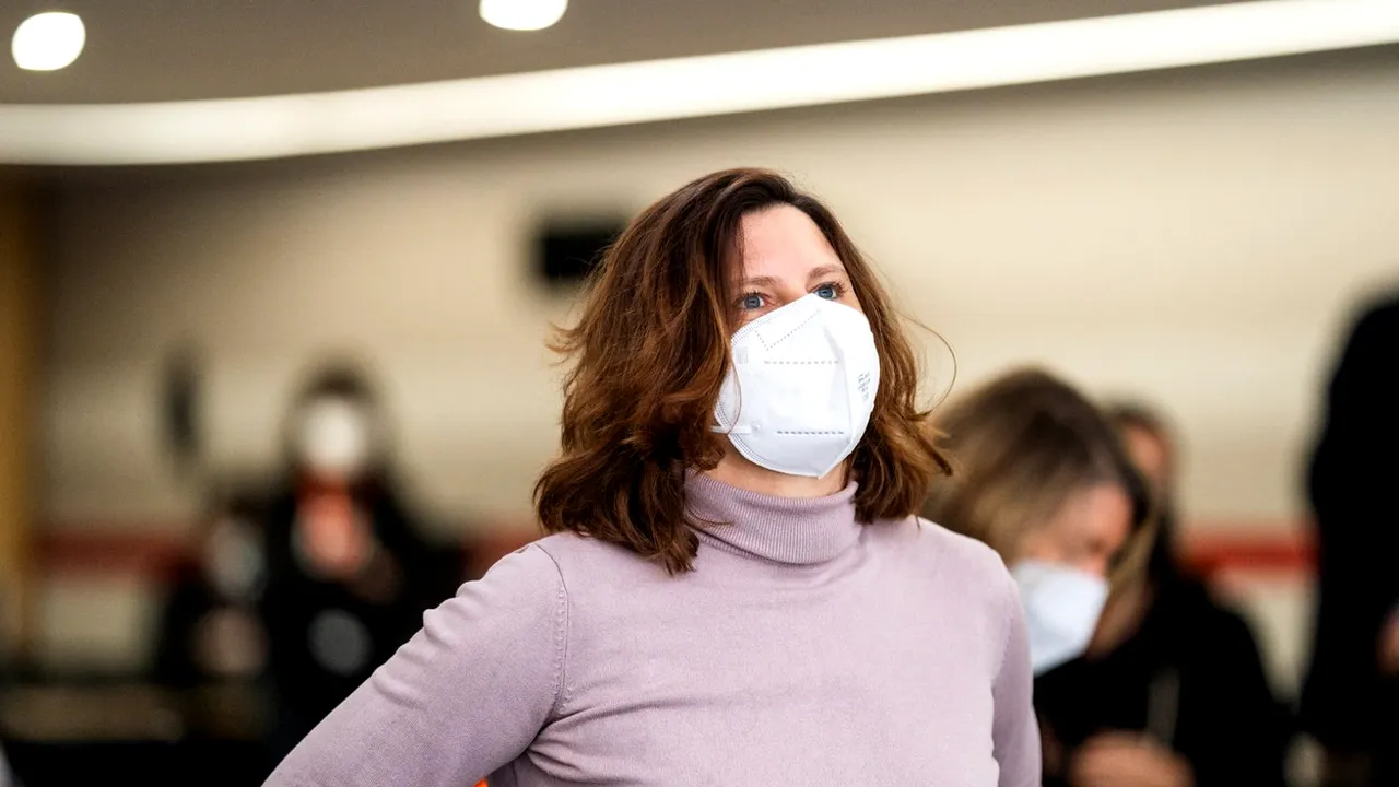 Răsturnare de situație: Franța anunță că jucătorii nevaccinați nu vor mai putea participa la Roland Garros. Anunțul ministrului Roxana Mărăcineanu