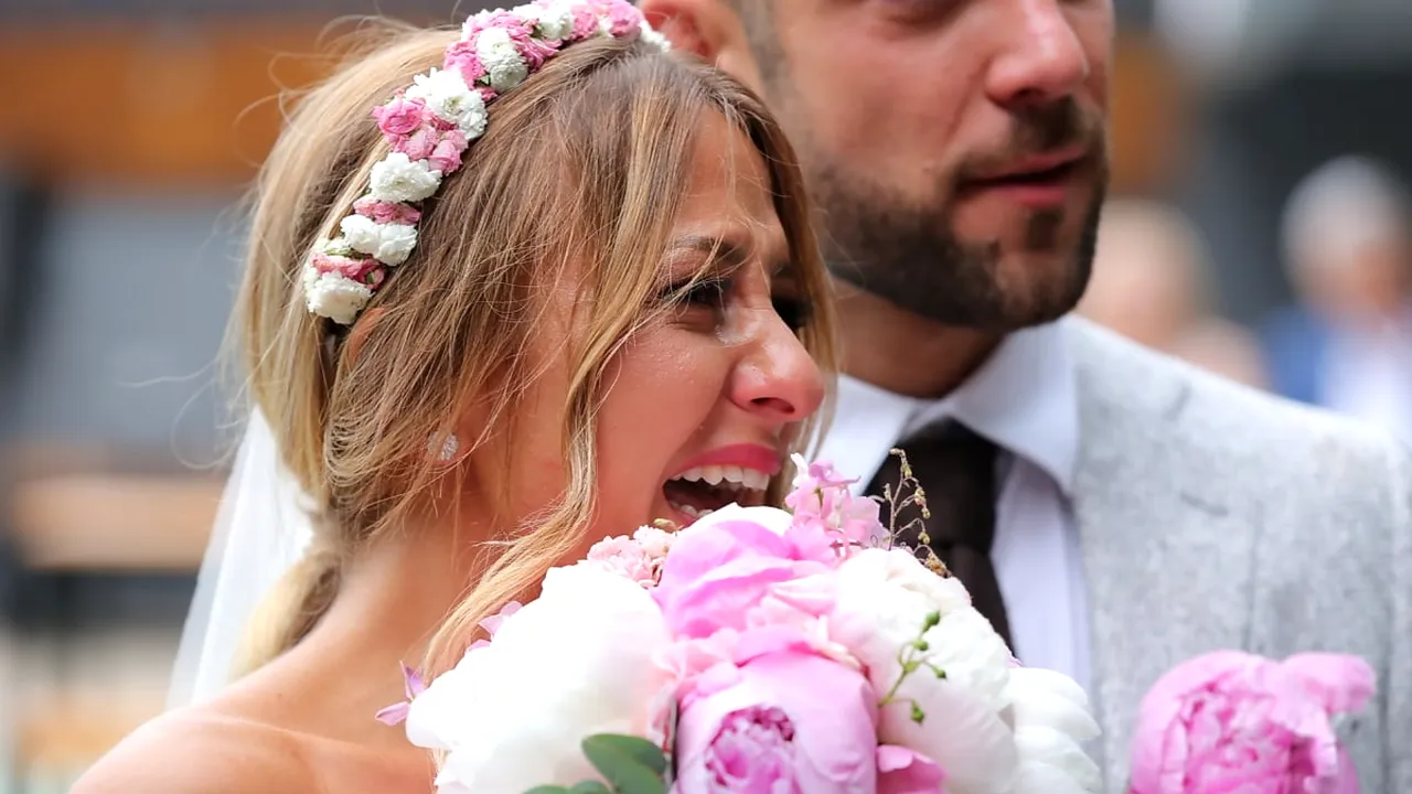 Chiar în ziua nunții, o mireasă l-a surprins pe mire în timp ce era alăptat de mama lui. ȘOCANT este ce a urmat