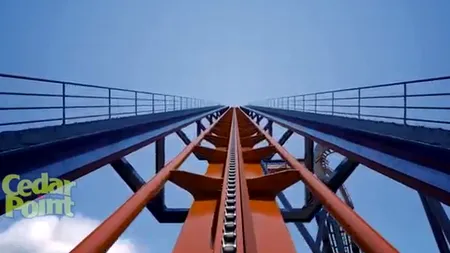 Cum arată o călătorie în cel mai înfricoșător montagne russe din lume