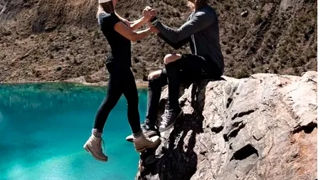 Un cuplu este criticat pentru fotografiile periculoase de pe Instagram: „Promovează prostia. Acesta nu-i curaj
