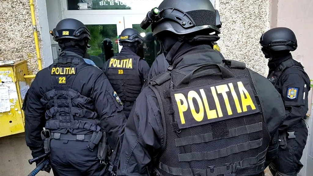 VIDEO | Grupare de proxeneți din Giurgiu, destructurată de Poliție / Oamenii legii au descins în această dimineață în 8 locații