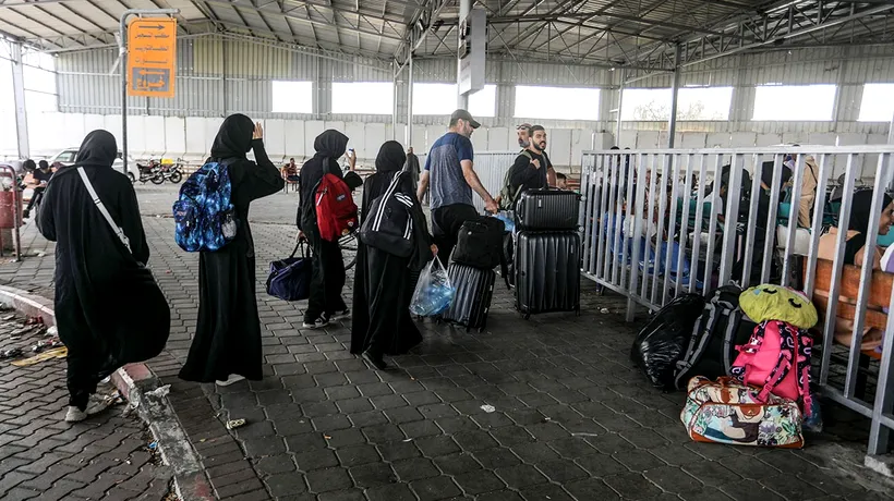 Lista cetățenilor români extrași din Gaza. Majoritatea sunt tineri, dar sunt și bebeluși și bătrâni printre refugiați