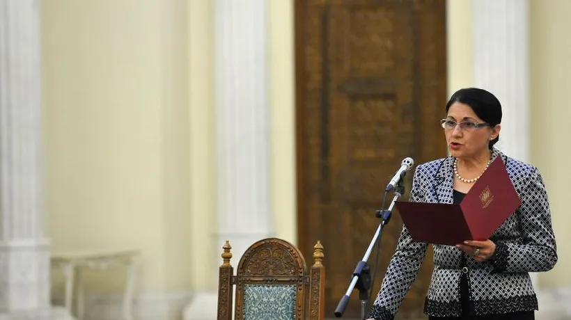 Ecaterina Andronescu s-a încurcat cu integritatea României la învestitura de la Cotroceni