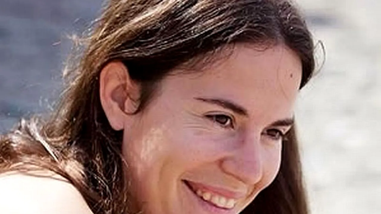 FOTO+VIDEO: Secretul pe care această femeie îl ascunde pe corp. „E foarte dureros