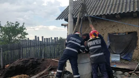 Tragedie cumplită în Vrancea. Trei bărbați au murit după ce au căzut într-o fântână adâncă de 20 de metri