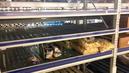 De ce au început românii să golească rafturile magazinelor. Specialist: Fenomenul social e mai mare decât problema de sănătate publică