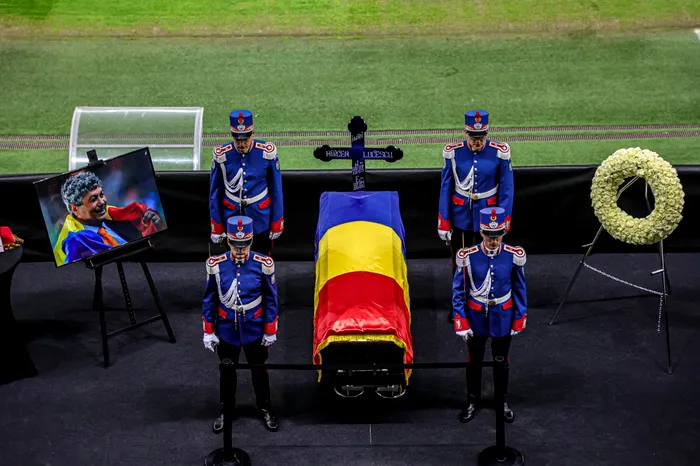 Omagiu pentru Mircea Lucescu. Fanii își pot lua rămas bun de la „Il Luce”, la Arena Națională, și astăzi, până la ora 20:00