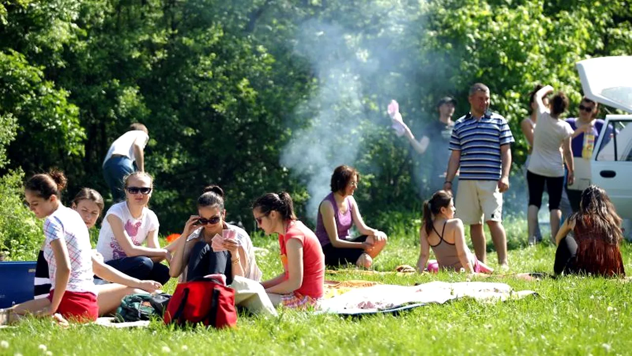 Bugetarii ar putea avea ZILE LIBERE între 1 mai și 6 mai. Agențiile de turism vor să lege 1 MAI - ZIUA MUNCII de MINI-VACANȚA de PAȘTE