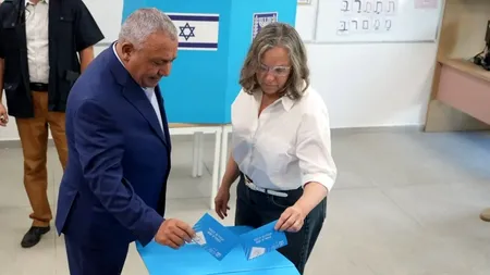 Alegeri Israel. Gadi Eisenkot, liderul partidului Yashar și cel mai puternic adversar al lui Netanyahu, face apel la alegători să înlăture „cel mai rău guvern” din istoria țării. Premierul israelian, acuzat că pregătește terenul pentru a contesta rezultatele alegerilor