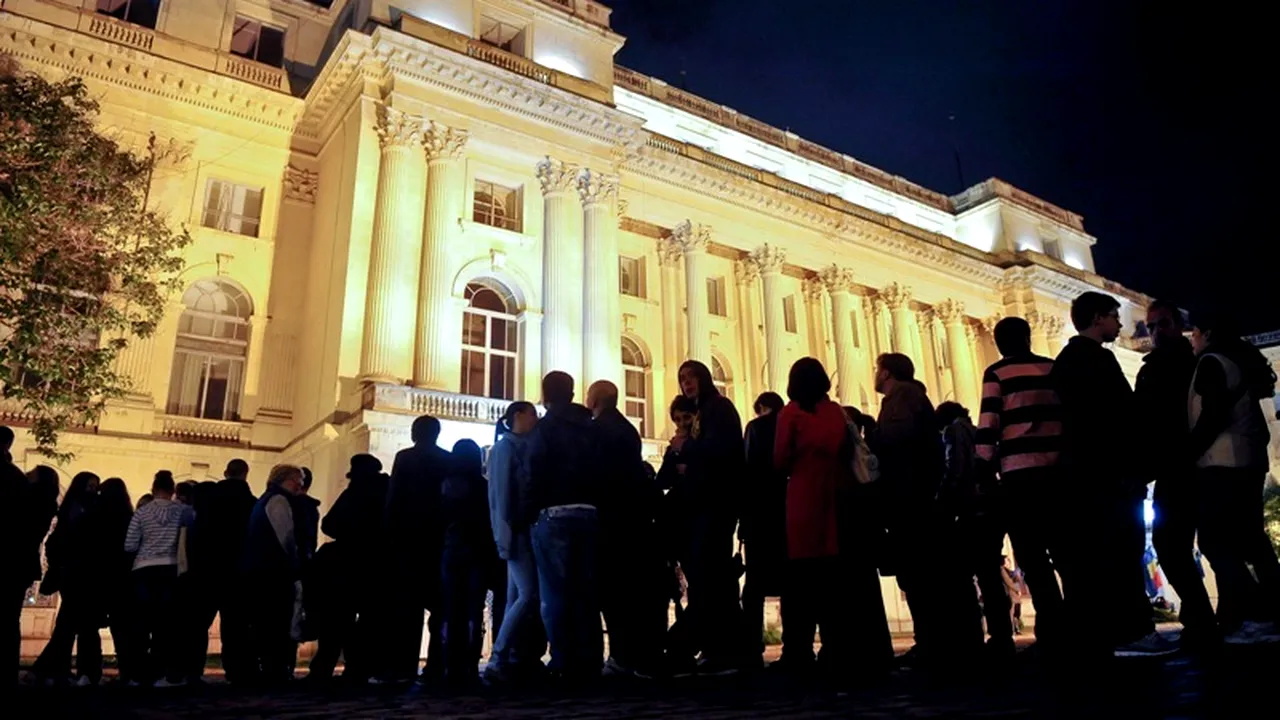 Cultură, pe fugă și cu ghionturi. Cum mi-am petrecut Noaptea Muzeelor în București. 