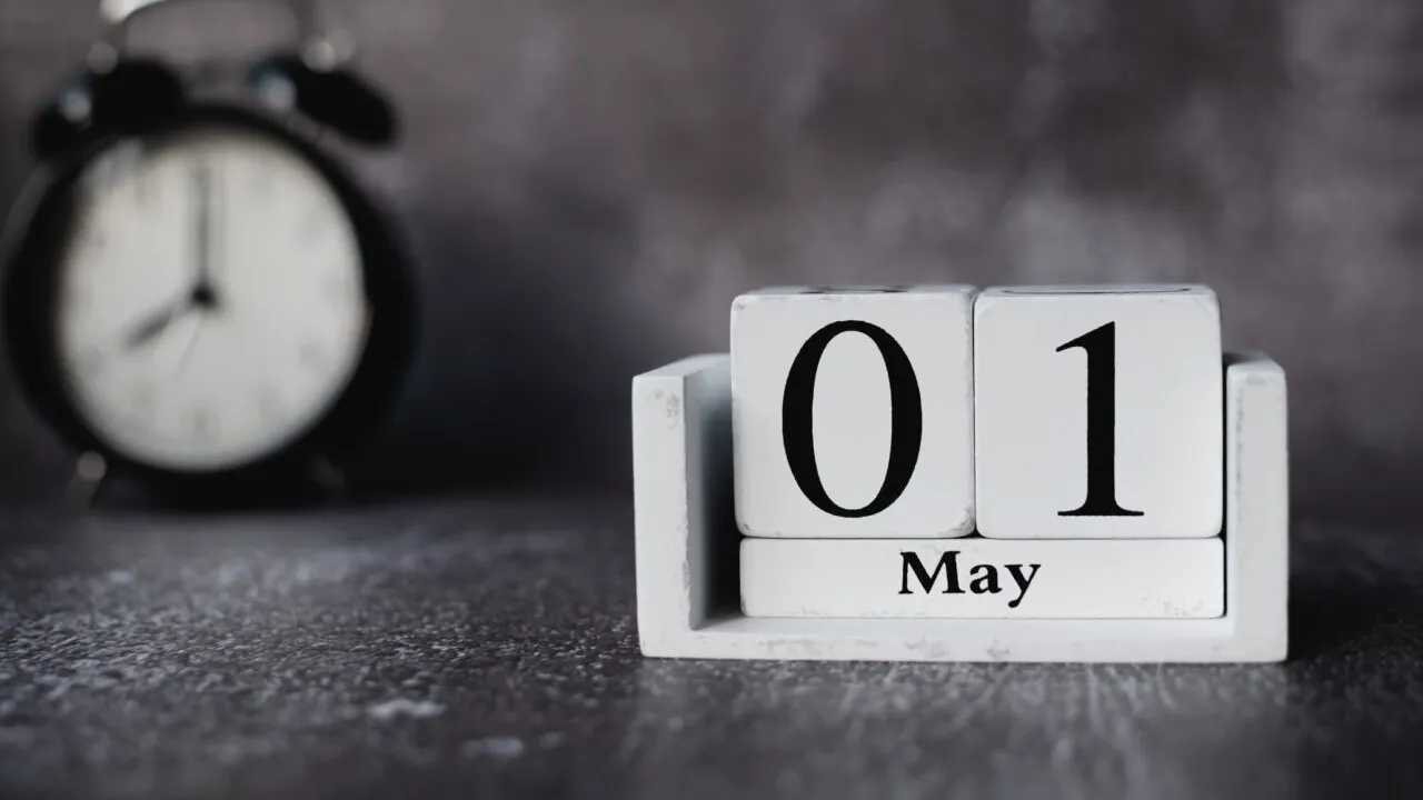 Minivacanța de 1 MAI 2025. Câte zile libere vor avea bugetarii, de fapt