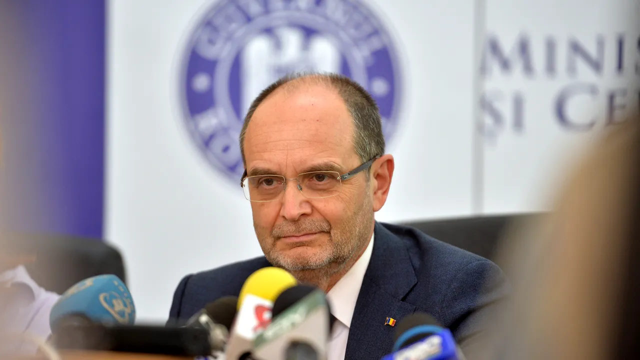 Ministrul Educației, anunț despre închiderea școlilor doctorale