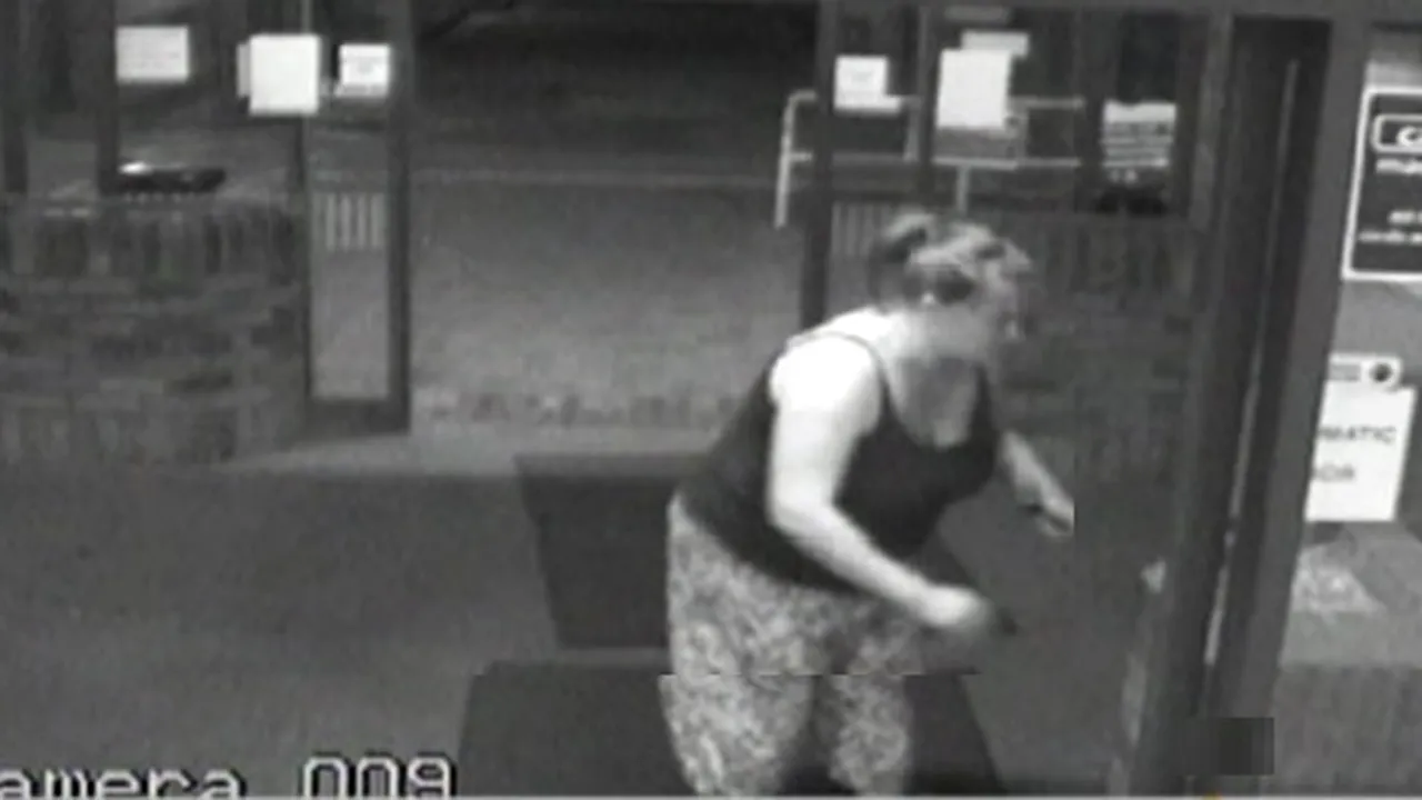 Imagini neașteptate surprinse de camerele de supraveghere. Ce i s-a întâmplat unui gravide chiar în holul spitalului