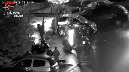 Razie în Sicilia! Clanul Santapaola-Ercolano, decimat de carabinieri: 100 de mafioți au fost arestați! - VIDEO spectaculos!