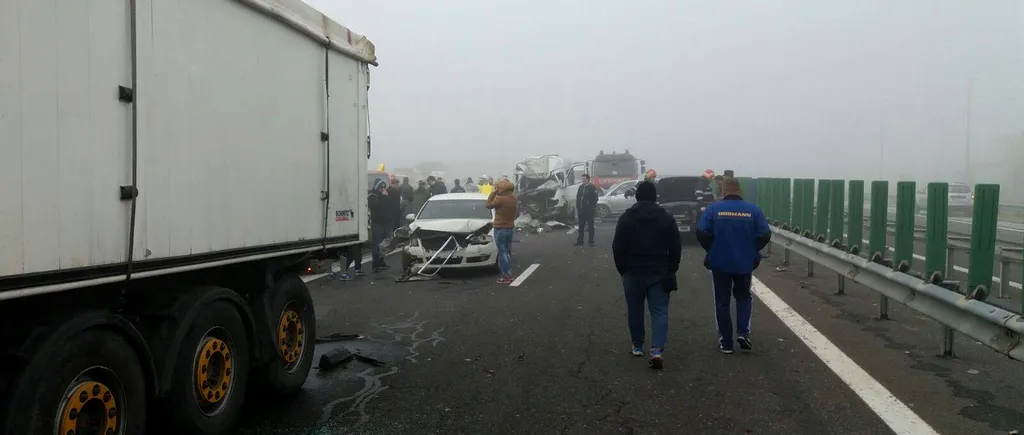 Peste 100 de salvatori au intervenit după carambolul de pe Autostrada Soarelui