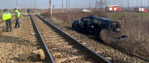 Mașină lovită de tren, în județul Vrancea. Șoferul a murit, iar o fetiță de 5 ani a fost rănită