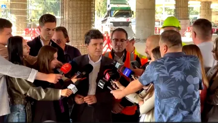 VIDEO | Nicușor Dan, după ce patru copii au fost răniți din cauza unui tobogan luat de vânt: „Responsabilitatea este a celui care a semnat”