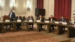 Premierul Bolojan şi şefa CCR lipsesc nemotivat de la audierile Comisiei de Constituţionalitate. Abrudean are scutire medicală