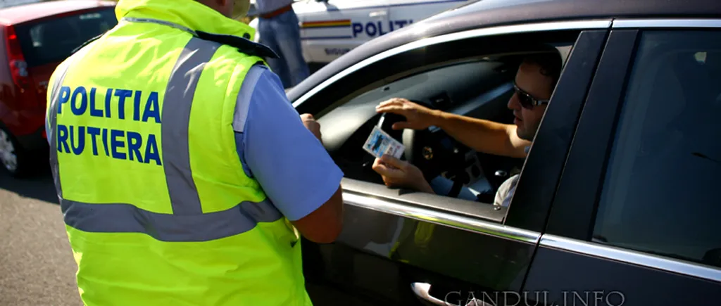 Polițiștii NU mai pot primi banii pe amenzile plătite PE LOC de către șoferii amendați