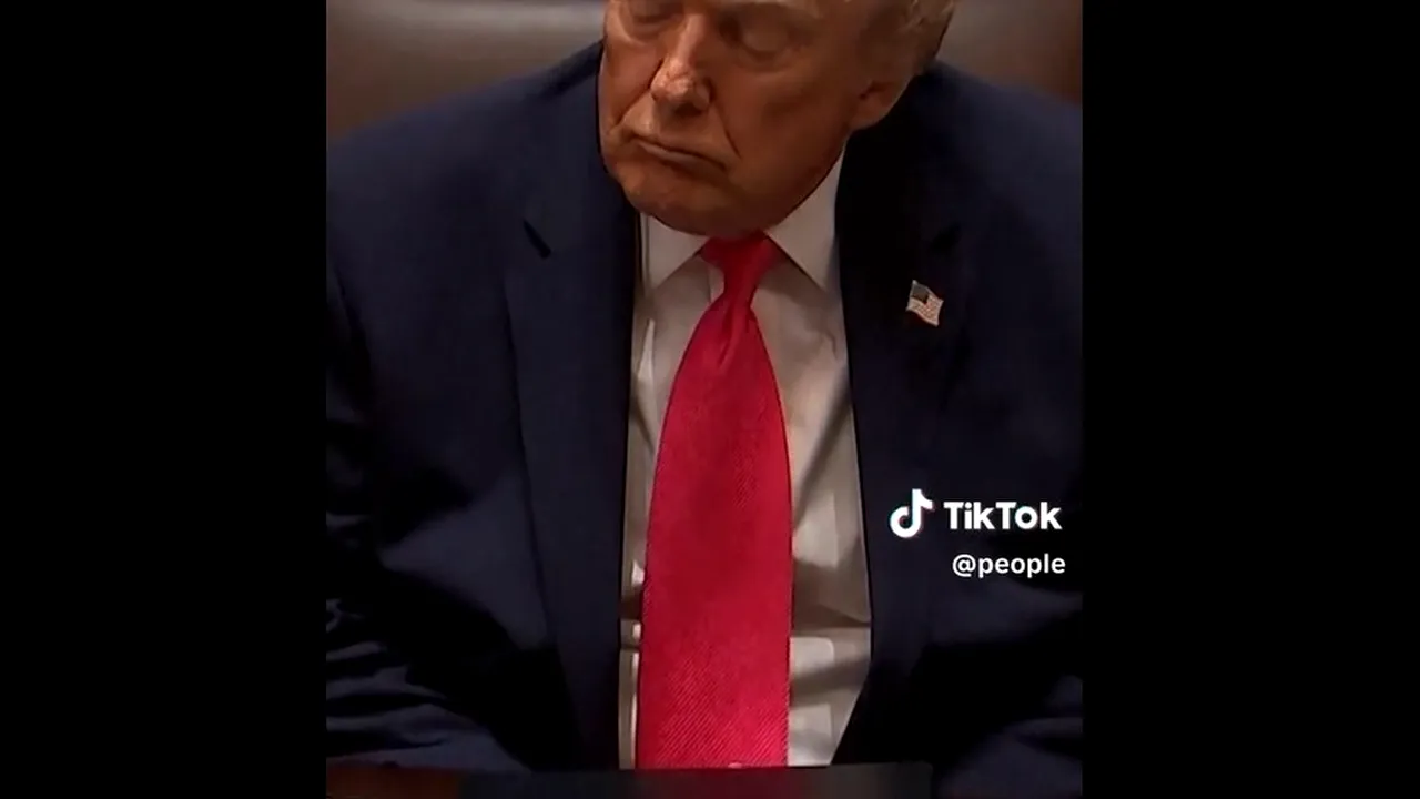 New York Times îl atacă pe Donald Trump. Președintele SUA, acuzat că stă noaptea pe Truth Social, iar ziua, la evenimente importante, este somnoros