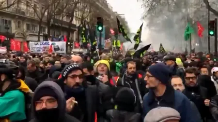 Prezentare de modă anulată în urma grevelor legate de reforma pensiilor în Franța 