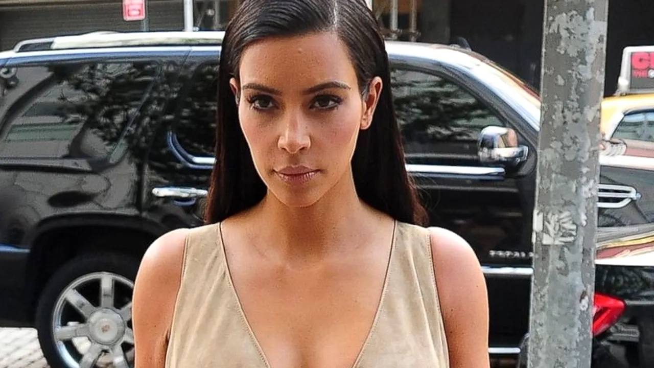 Kim Kardashian a ''răspuns'' în stilul caracteristic criticilor privind sarcina sa