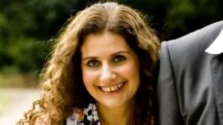 Drama unei femei care are un iubit extrem de atrăgător. „Până și tata m-a avertizat că mă va înșela