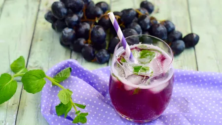 În această toamnă, MUSTUL este mai ieftin decât strugurii proaspeți de pe tarabe