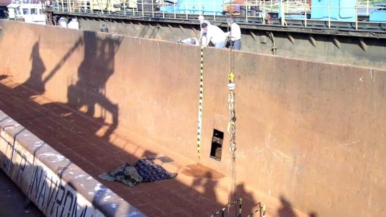 Explozie urmată de incendiu la Navrom Galați: două persoane rănite