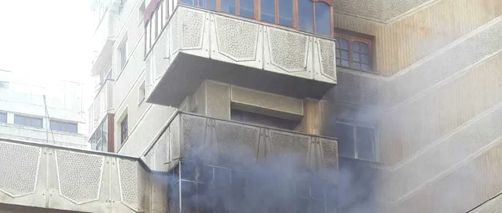 Explozie într-un bloc din Târgu-Jiu. O femeie a ajuns la spital, cu arsuri la nivelul feței