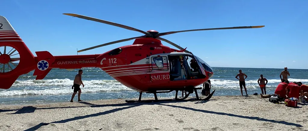 Intervenție cu elicopterul pe plajă la Corbu, pentru salvarea a doi bărbați din mare! FOTO & VIDEO