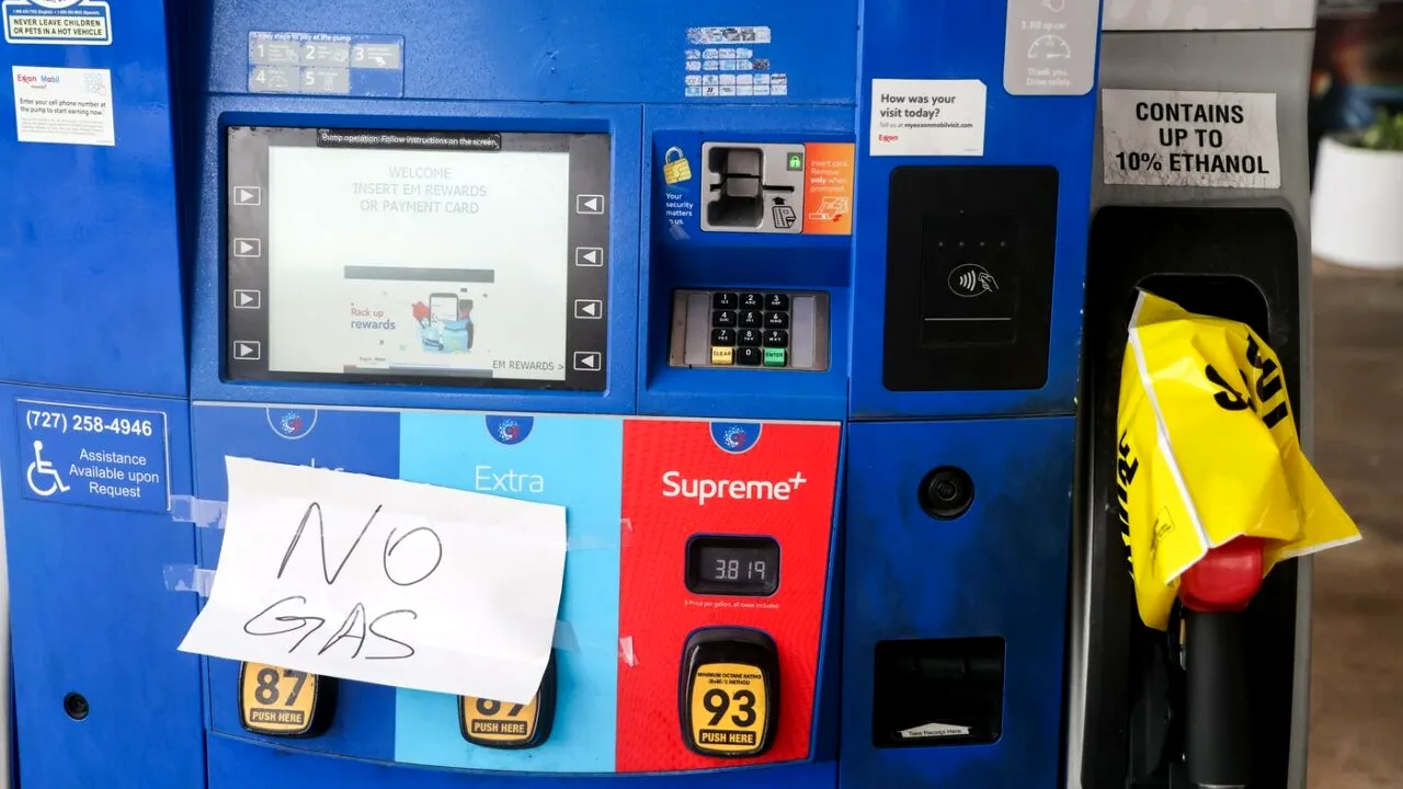 Florida se pregătește pentru uraganul Milton. Benzinăriile nu mai au carburanți și un milion de oameni au primit ordin de evacuare