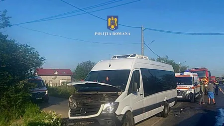 Accident în Dâmbovița, între un autoturism și un microbuz. A fost activat Planul Roșu de Intervenție