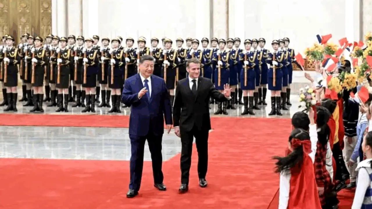 Macron i-a cerut lui Xi Jinping să sprijine pacea din Ucraina. „Capacitatea noastră de a lucra împreună este decisivă”. Răspunsul liderului chinez