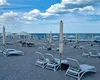 Cât costă să închiriezi un ȘEZLONG pe plajele din Mamaia Nord acum. Și încă nu a început sezonul!