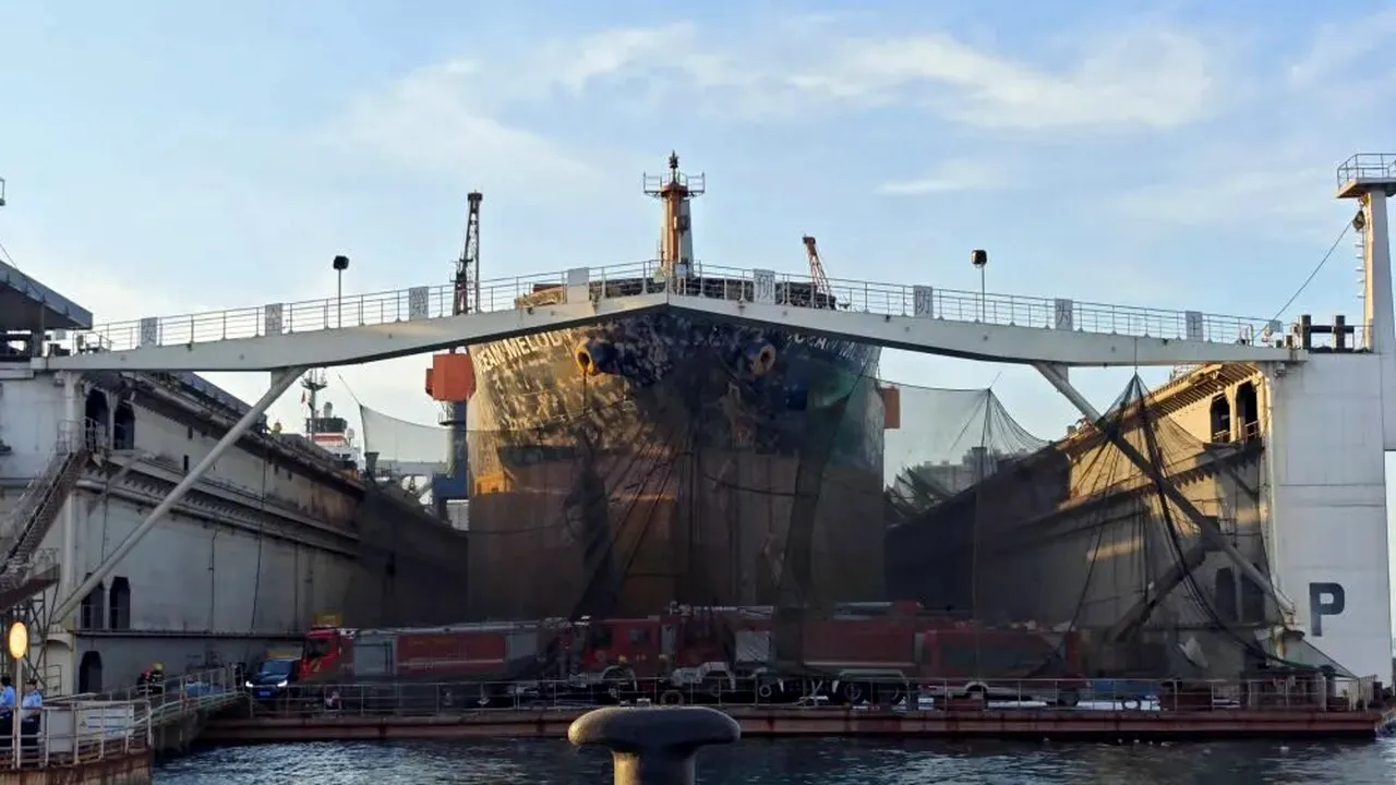Incendiu violent la bordul unei nave de marfă din China: cel puțin 20 de decese confirmate. Ce anunță președintele Xi Jinping