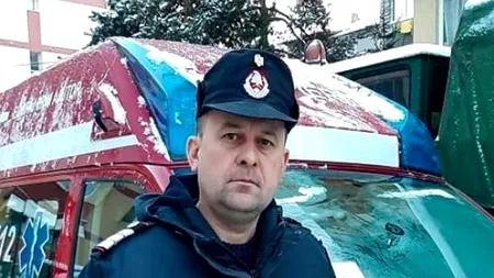Un pompier i-a dat unui șofer implicat într-un accident bocancii lui de schimb, după ce acesta rămăsese desculț