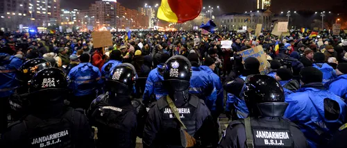 Cel mai mare protest din România ultimilor ani, spart de o gașcă de ultrași: patru răniți și 20 de reținuți