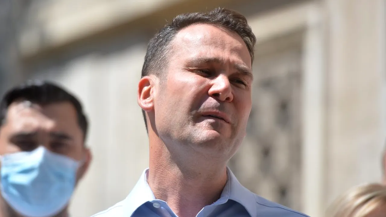 Sora lui Robert Negoiță, bolnavă de COVID-19. Primarul suspendat de la Sectorul 3: „I-am recomandat să nu se ducă să-și facă radiografie la plămâni”