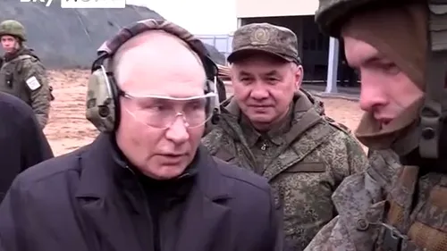 Vladimir Putin, în vizită cu ”servieta nucleară”?
