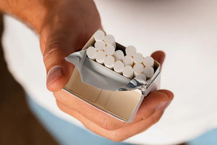 Ce rol are folia de aluminiu din interiorul unui pachet de țigări, de fapt