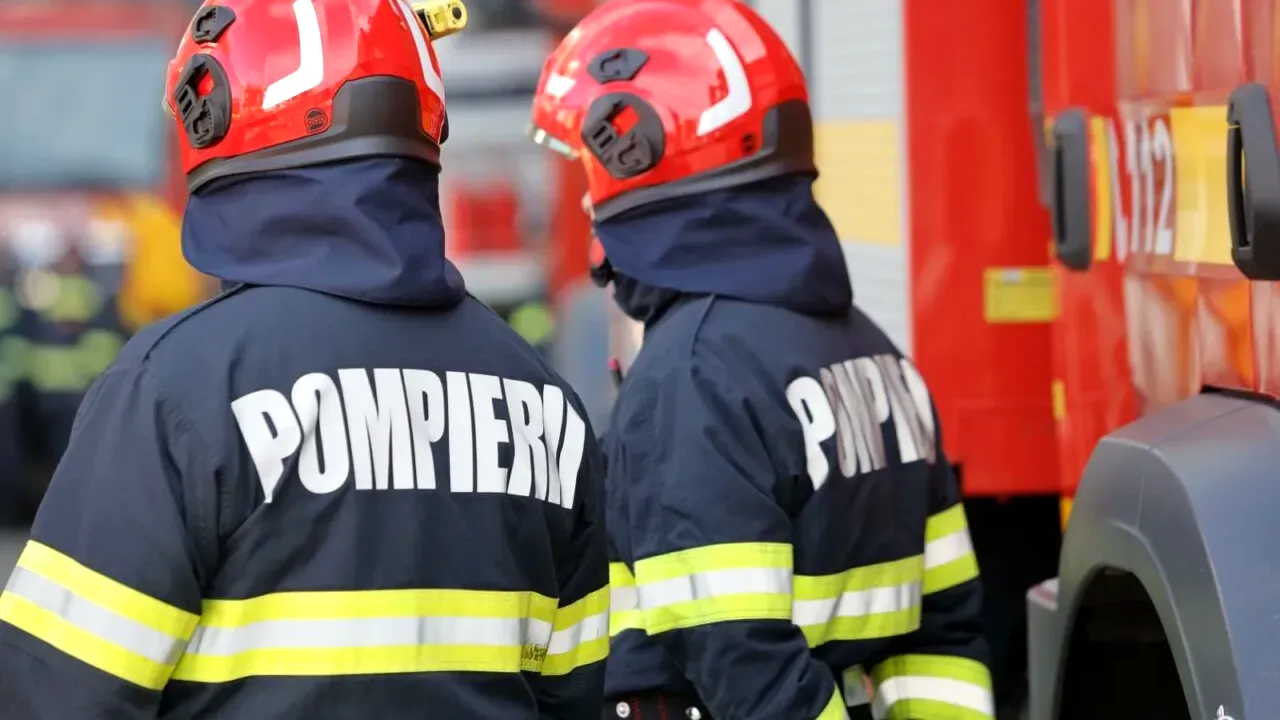 Explozie urmată de un incendiu la o instalație de gaz din Arad. O persoană a fost rănită și transportată de urgență la spital