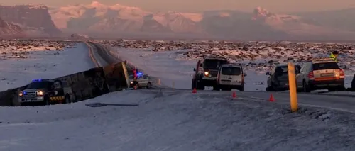 Un autocar cu turiști chinezi a lovit un autoturism în Islanda. Pasagerii mașinii nu au suferit răni grave. Un mort și zeci de răniți în autocar