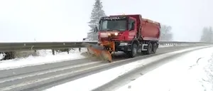 Vremea rea pune stăpânire pe România! Mai multe drumuri naţionale şi porturi sunt închise din cauza ninsorii