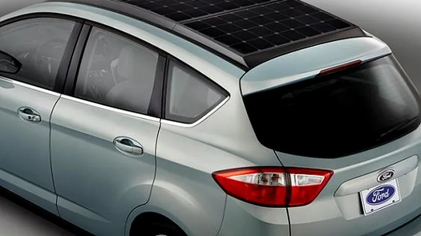 FOTO: Așa arată prima mașină hibrid cu panouri solare pe acoperiș