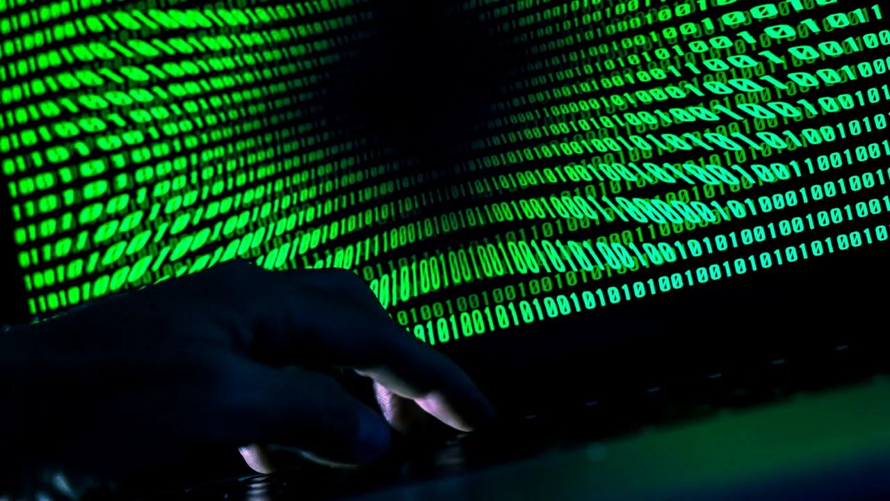 Cât valorează datele tale personale pe dark web. Hackerii îți pot goli conturile, dacă le au la dispoziție