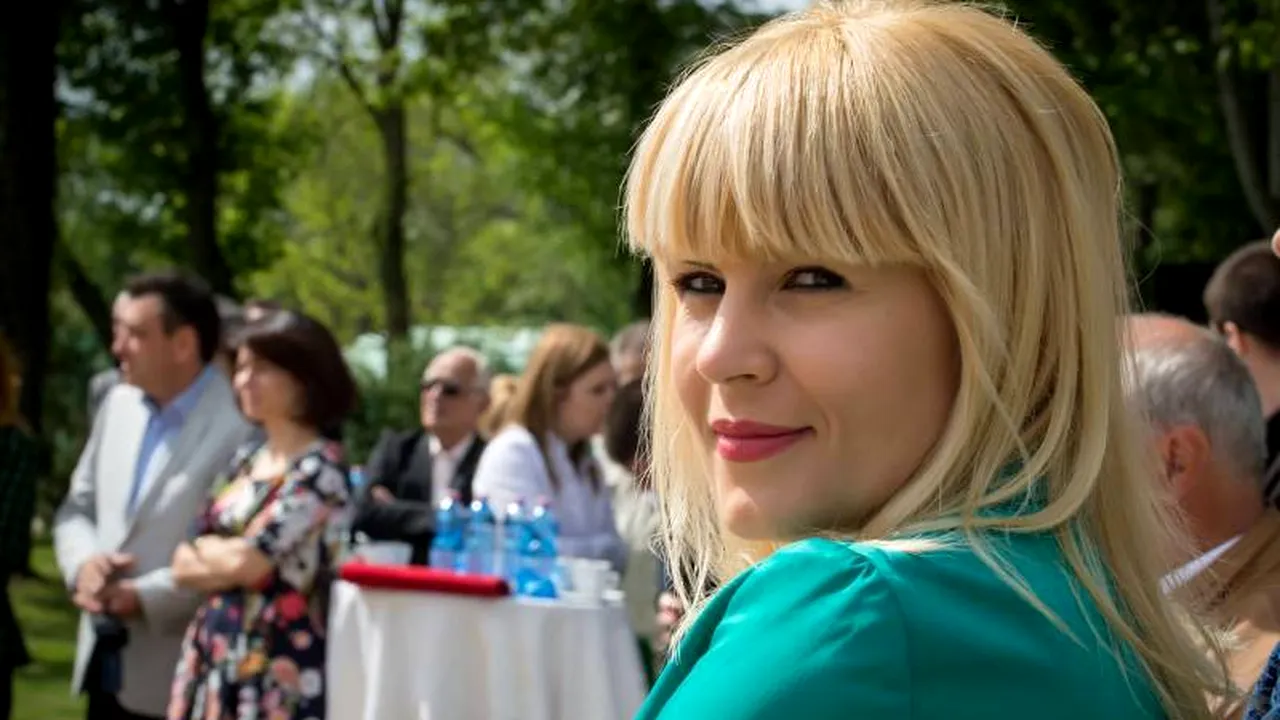 ZIUA INTERNAȚIONALĂ A COPILULUI. Cum arăta Elena Udrea în copilărie