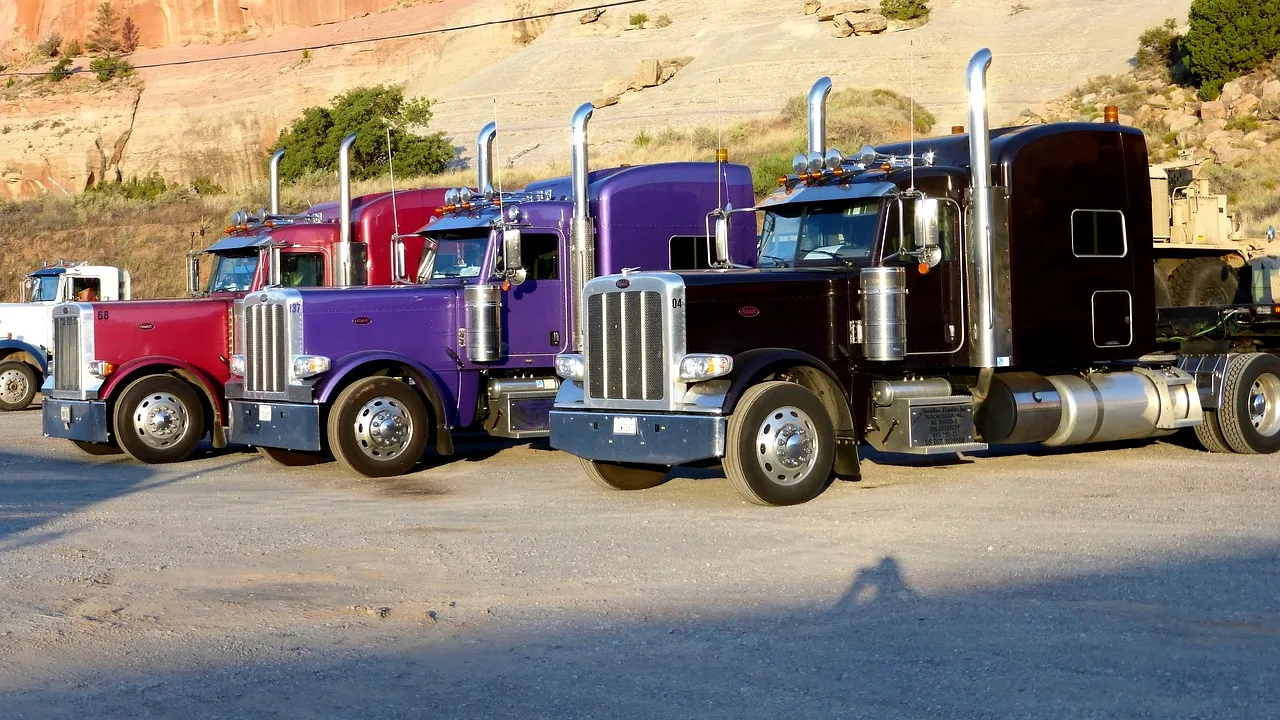 Singura EXCEPȚIE din Codul Rutier, ce permite șoferilor să depășească un tractor, prin încălcarea liniei continue