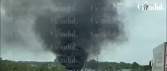 ALERTĂ pe Autostrada București-Pitești. O mașină a luat foc/Pompierii intervin la fața locului